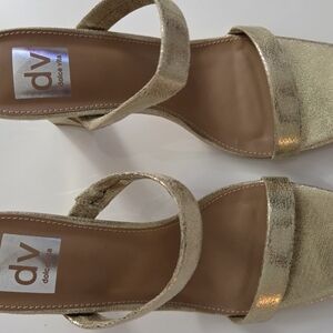 dv by Dolce Vita "Yorke" Gold Metallic Open-Toe Heeled Double Strap Sandals